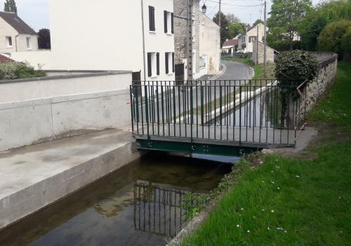 Réhabilitation de la berge de la Nouvelle-Thève au hameau de Baillon